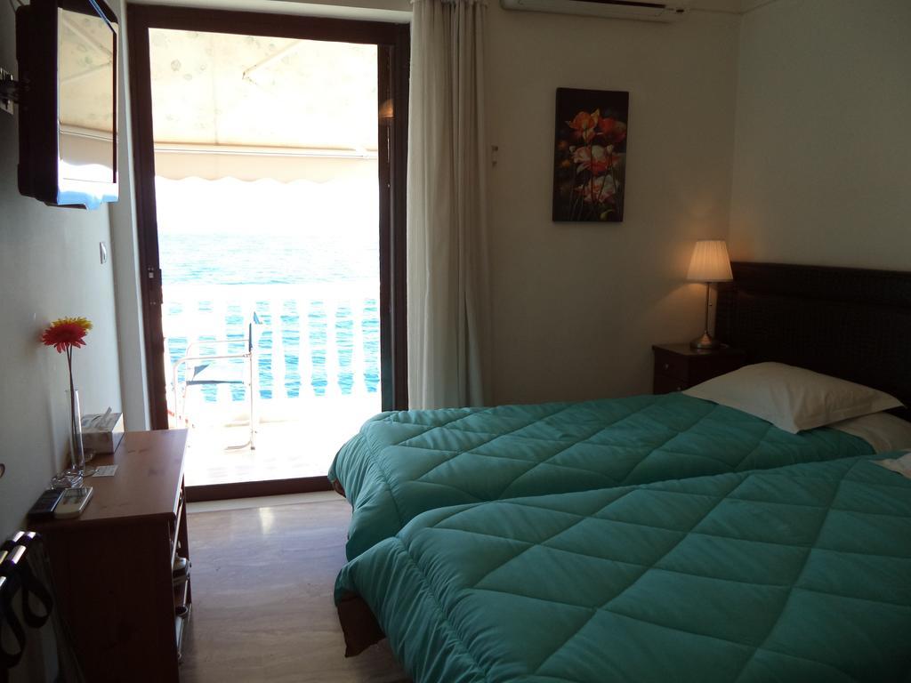 Antonios Rooms Akráta Exterior foto