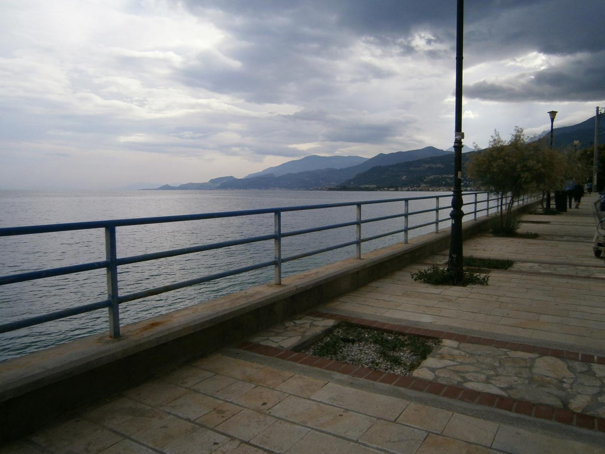Antonios Rooms Akráta Exterior foto
